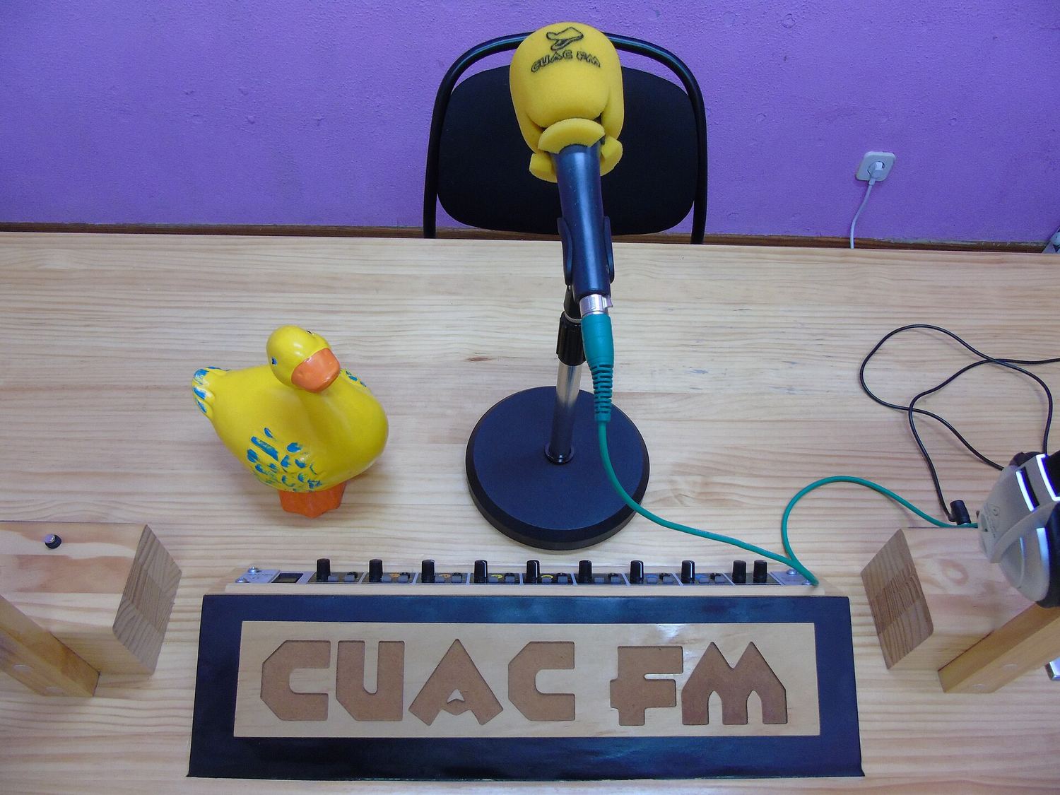 Estudio de una radio comunitaria